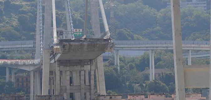 Ponte Morandi pronto il 2020. Autostrade tratta con gli sfollati