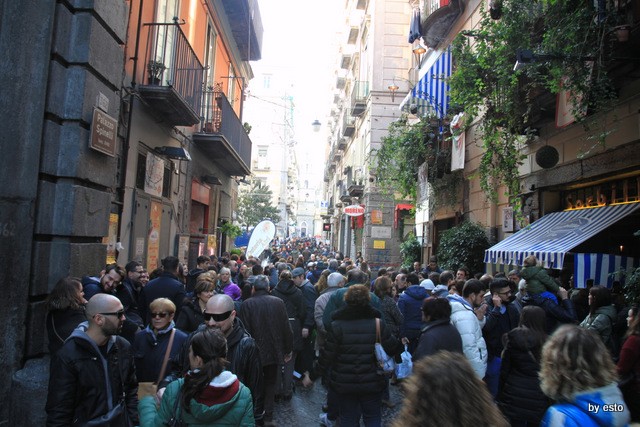 Alle origini dei Decumani di Napoli Alle origini dei Decumani di Napoli
