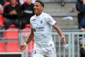 Chi è Todibo, il diamante grezzo accostato al Napoli da L’Equipe item-thumbnail