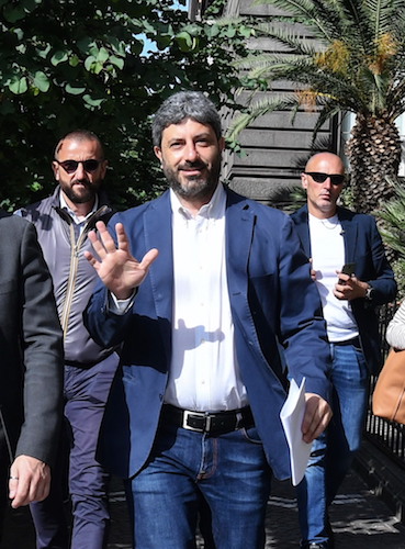 Fico: “La Nazionale dovrebbe inginocchiarsi, bisogna dare messaggi contro il razzismo” Fico: “La Nazionale dovrebbe inginocchiarsi, bisogna dare messaggi contro il razzismo”