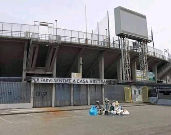 Fotomontaggio sui social: spazzatura e striscioni per Atalanta-Napoli Fotomontaggio sui social: spazzatura e striscioni per Atalanta-Napoli