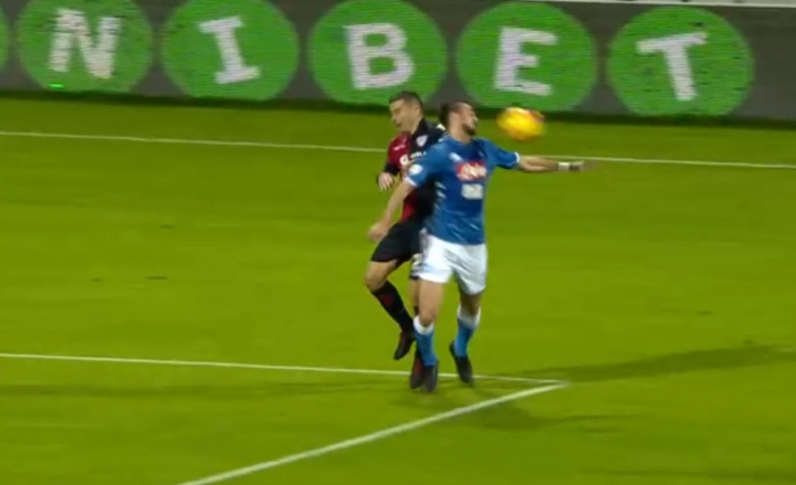 L’ex arbitro Marelli: «Manca un rigore al Napoli» L’ex arbitro Marelli: «Manca un rigore al Napoli»