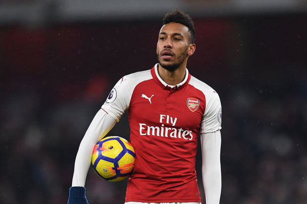 Daspo di quattro anni al tifoso del Tottenham che ha lanciato una banana ad Aubameyang