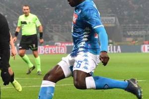 Mazzoleni io ti adoro. Banti ha fatto quel poco perché sapeva che stasera arbitravi tu item-thumbnail