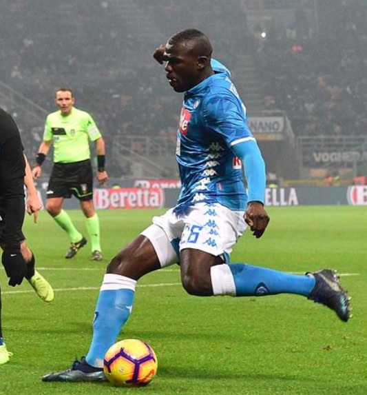 San Siro abbraccia Koulibaly, nessun coro contro il difensore San Siro abbraccia Koulibaly, nessun coro contro il difensore