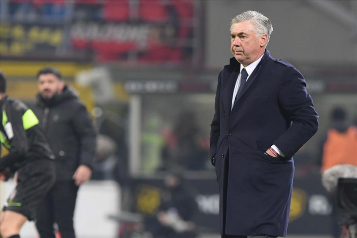 Ancelotti sta accompagnando la muta del Napoli