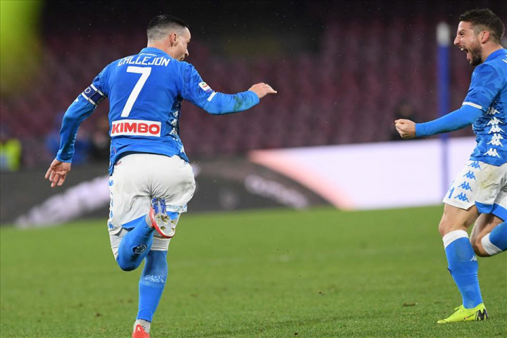 Me la farei a piedi fino a Castelvolturno per avere la maglia di Callejon