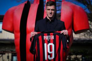 Doppietta di Piatek: Milan-Napoli 2-0 primo tempo item-thumbnail
