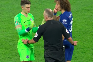 Reina twitta la versione di Kepa e chiede rispetto per lui. I tifosi del Napoli lo attaccano item-thumbnail
