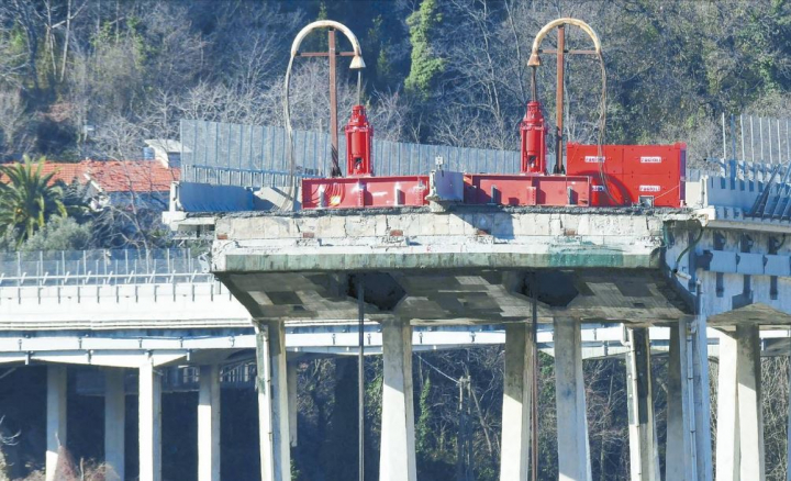 Ponte Morandi. Banca Carige consulente di Bucci. Da lunedì sopralluogo dei periti