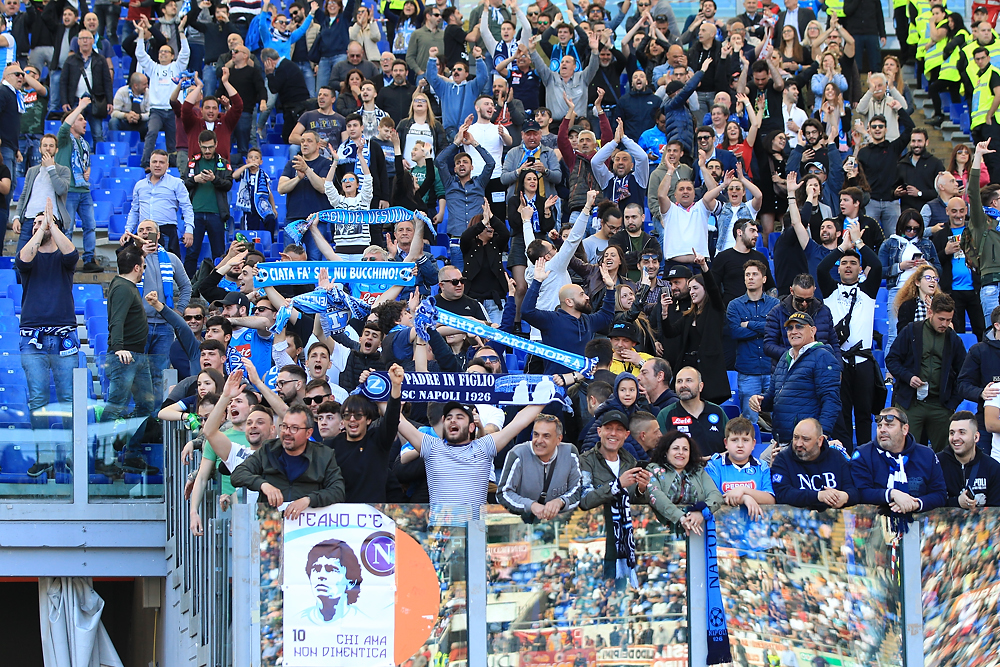 I tifosi del Napoli e la mistificazione della realtà