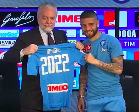 il tackle in scivolata di adl su insigne
