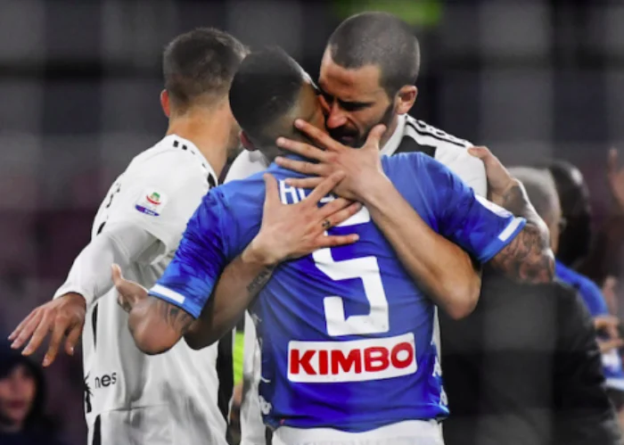 tweet Napoli complimenti Juventus