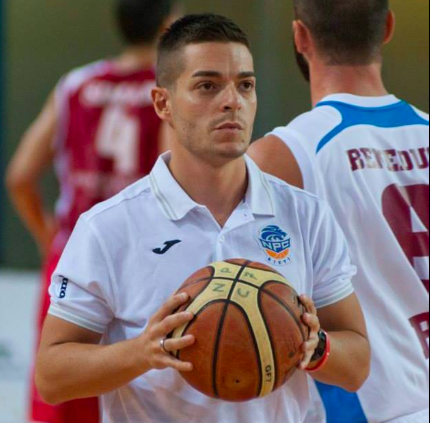 Alessandro Rossi il coach napoletano che sta facendo sognare il basket a Rieti