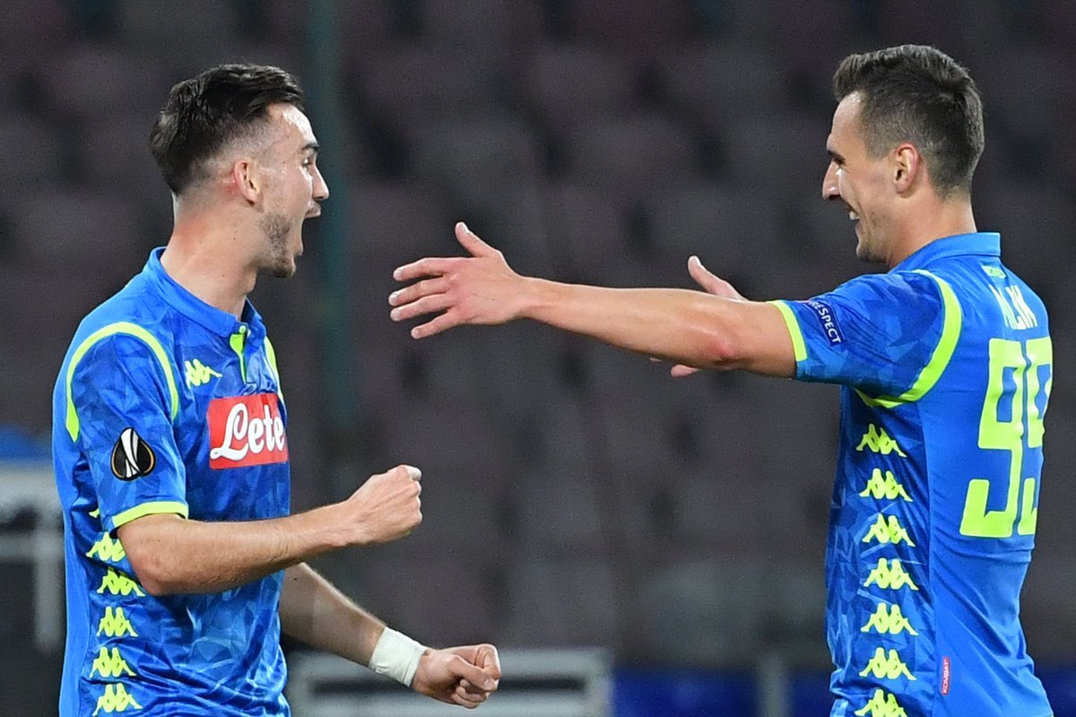 Il Napoli stavolta è cinico: Milik e Fabian, 2-0 al Salisburgo (primo tempo) Il Napoli stavolta è cinico: Milik e Fabian, 2-0 al Salisburgo (primo tempo)