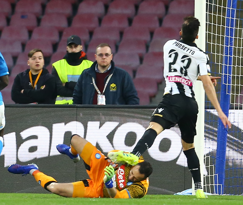 Caressa: «Caso Ospina, un giocatore che prende un colpo in testa non lo tieni in campo» Caressa: «Caso Ospina, un giocatore che prende un colpo in testa non lo tieni in campo»