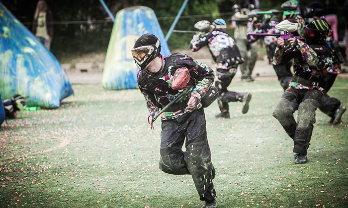 Luis Enrique porta la Spagna a giocare a paintball Luis Enrique porta la Spagna a giocare a paintball