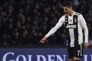 L’Equipe: «Ronaldo accentua di molto il fallo di Meret, per segnare su punizione serve Pjanic» item-thumbnail
