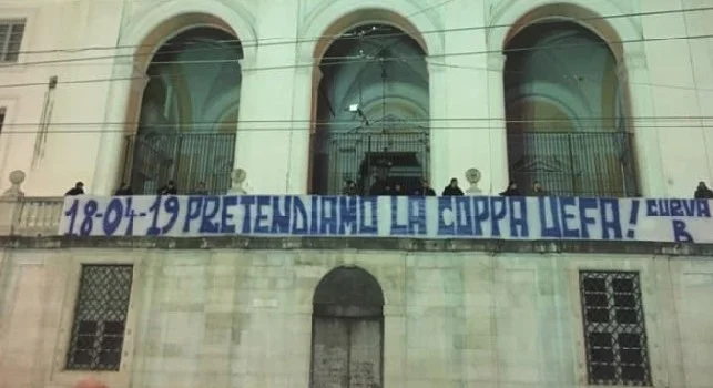 napoli-arsenal striscioni ultras