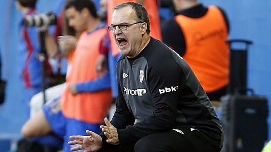 Ennesima lezione di sportività di Bielsa Ennesima lezione di sportività di Bielsa