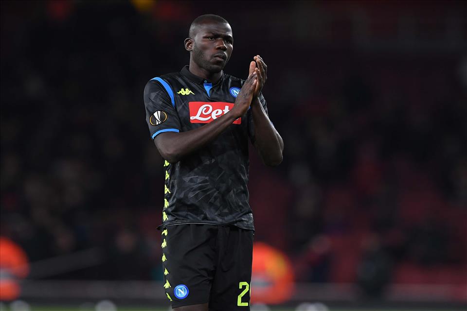 The Sun: I tifosi dello United attaccano Koulibaly dopo la prestazione con l’Arsenal