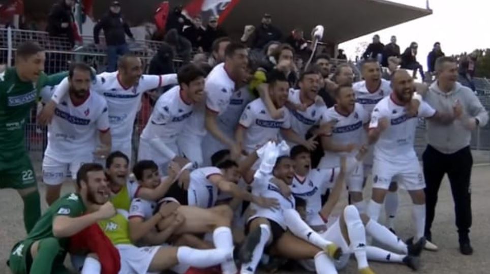 Il Bari promosso in C: il primo traguardo di De Laurentiis con i pugliesi Il Bari promosso in C: il primo traguardo di De Laurentiis con i pugliesi
