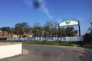 Il Questore De Iesu: «Non ci sono criticità per i tifosi inglesi. Sugli striscioni sta lavorando la Digos» item-thumbnail