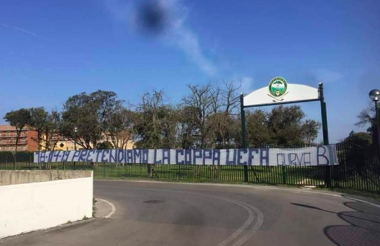 Il Questore De Iesu: «Non ci sono criticità per i tifosi inglesi. Sugli striscioni sta lavorando la Digos» Il Questore De Iesu: «Non ci sono criticità per i tifosi inglesi. Sugli striscioni sta lavorando la Digos»