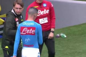 Mi vergogno io per quei tifosi del Napoli che hanno rigettato la maglia di Callejon item-thumbnail