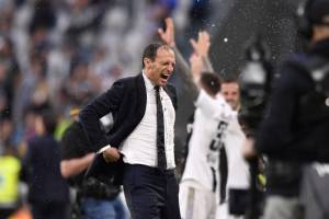 VIDEO – Grande festa a Torino per lo scudetto della Juventus item-thumbnail