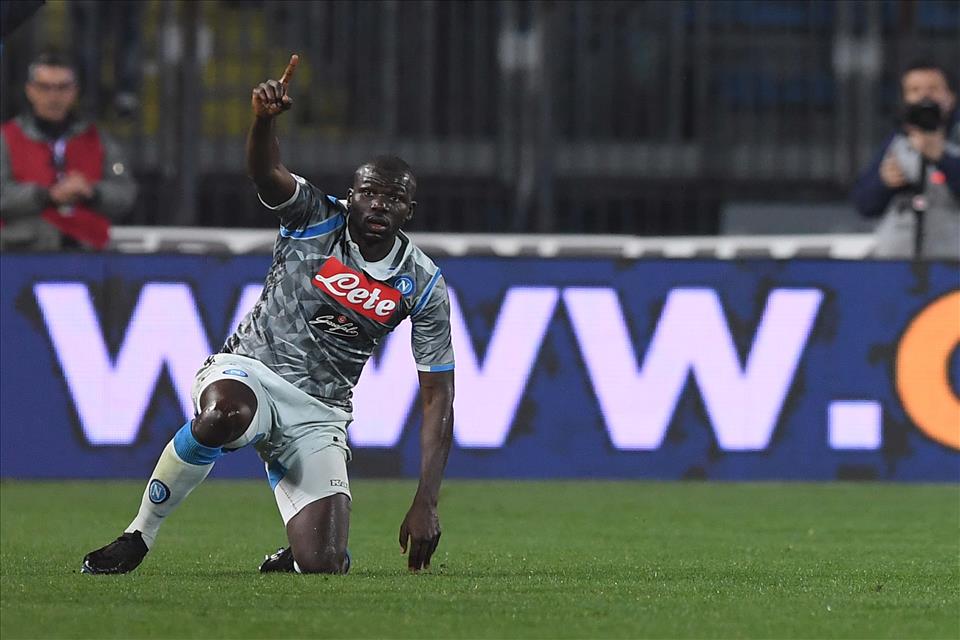 Gazzetta: “Napoli con la spina staccata, la foto è il retropassaggio di Koulibaly”