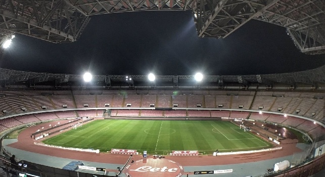 Il Mattino: per Napoli-Cagliari venduti solo 10mila biglietti Il Mattino: per Napoli-Cagliari venduti solo 10mila biglietti