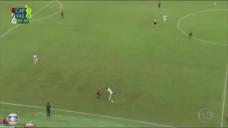 Cambiano le regole, e sui rinvii difensori accanto al portiere Cambiano le regole, e sui rinvii difensori accanto al portiere