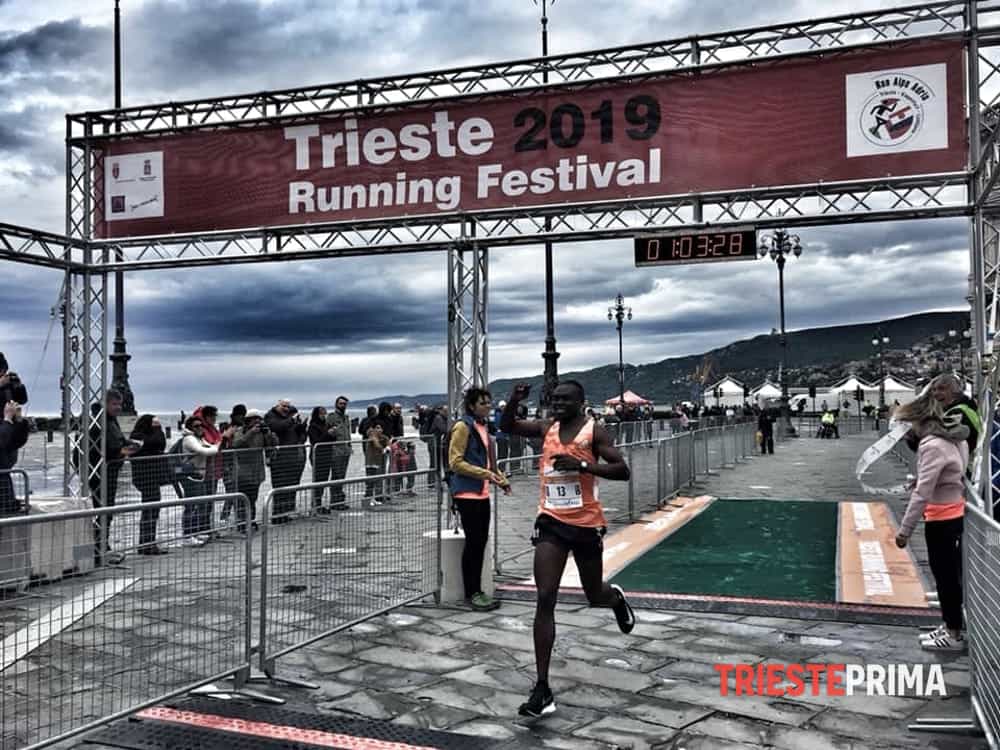 Noel Hitimana, ruandese, vince la maratona che non amava i neri Noel Hitimana, ruandese, vince la maratona che non amava i neri