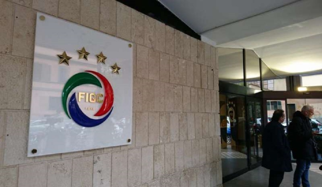 Figc, indagine rimborsi spese: sospesi tre arbitri e quattro assistenti di Serie A