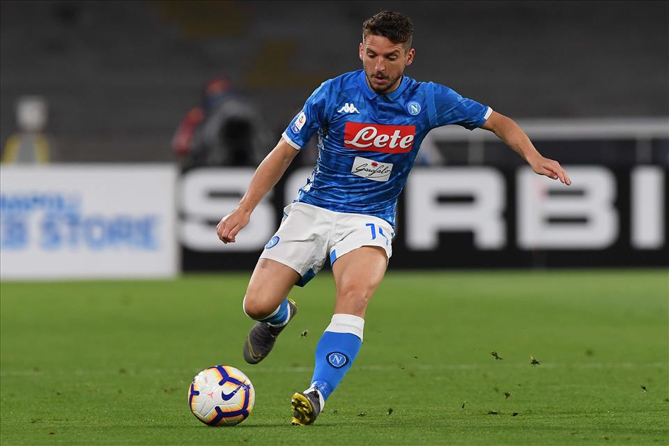 Sul gol Mertens si flette come in curva una MotoGp