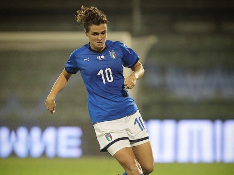 Cristiana Girelli: “Se ero un uomo il secondo gol, di interno coscia, non lo facevo” Cristiana Girelli: “Se ero un uomo il secondo gol, di interno coscia, non lo facevo”