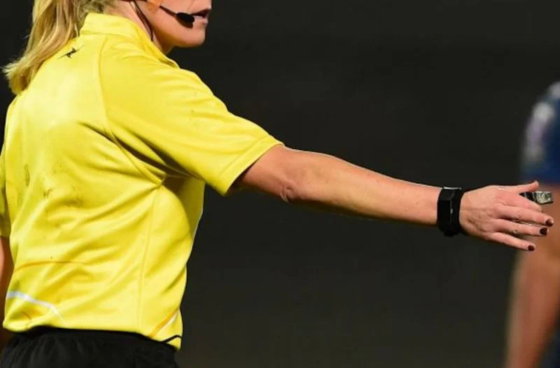 arbitro donna