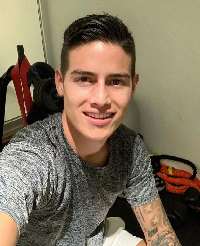 james fuori 3 settimane