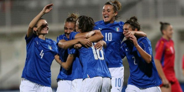 Calcio e mestruazioni, il Chelsea Women cambia gli allenamenti: “non siamo piccoli uomini”