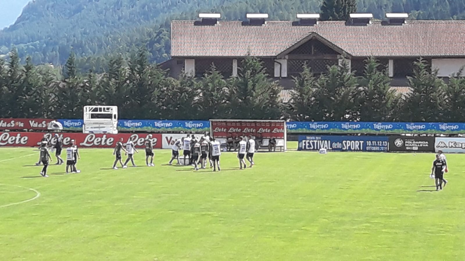 Qui Dimaro. Ancelotti si fa sentire e mette a punto la difesa Qui Dimaro. Ancelotti si fa sentire e mette a punto la difesa