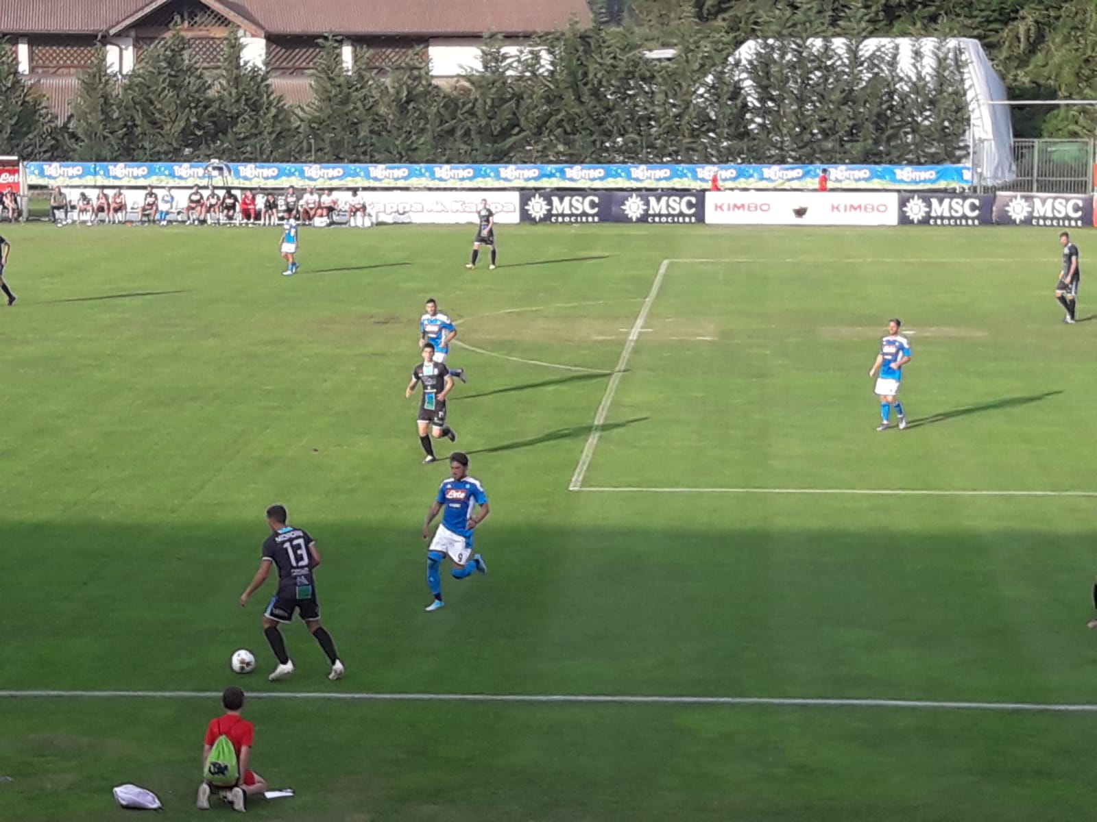 Napoli-FeralpiSalò 5-0. Azzurri brillanti col 4-2-3-1, è subito gol per Manōlas