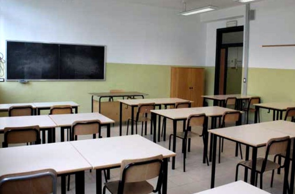 Cormezz: a Castellammare la scuola riapre a ottobre