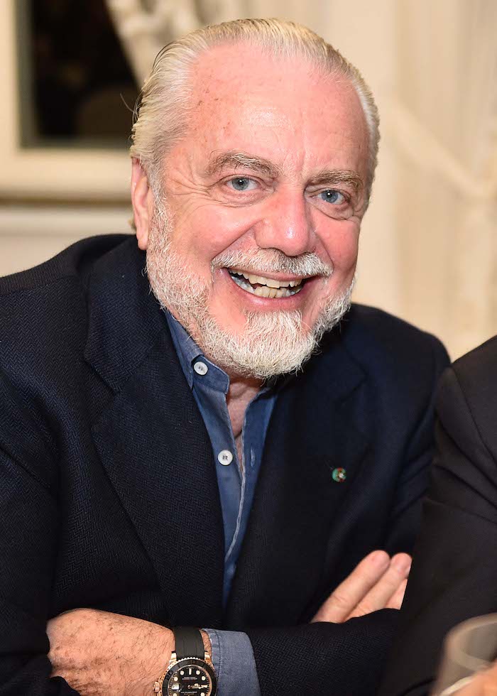De Laurentiis nello spogliatoio, un lungo applauso dei giocatori (legato alle multe) De Laurentiis nello spogliatoio, un lungo applauso dei giocatori (legato alle multe)