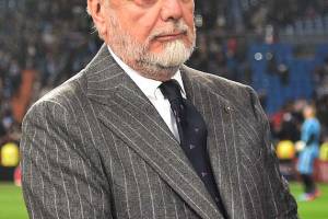 Mattino: De Laurentiis e Wanda potrebbero incontrarsi a Capri, ultima chance per Icardi item-thumbnail