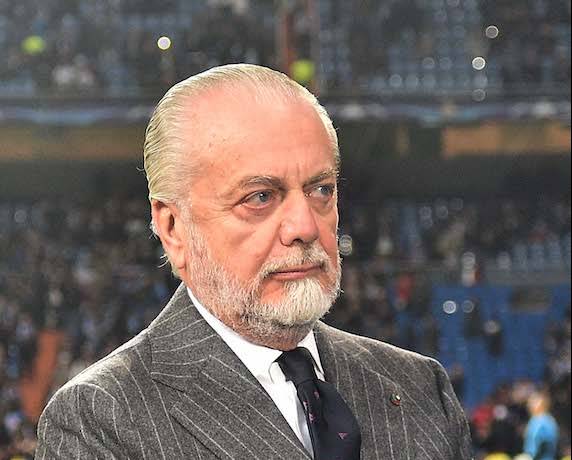 Lo sfogo-show di De Laurentiis a bordo campo