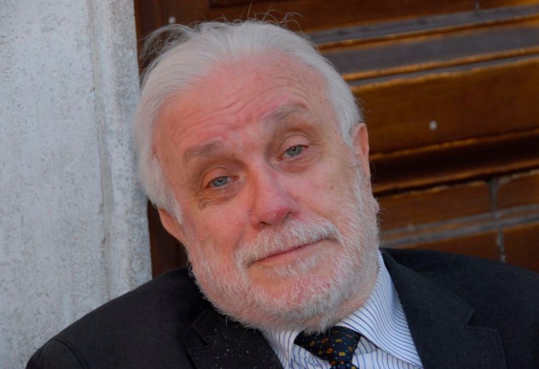 È morto Luciano De Crescenzo È morto Luciano De Crescenzo