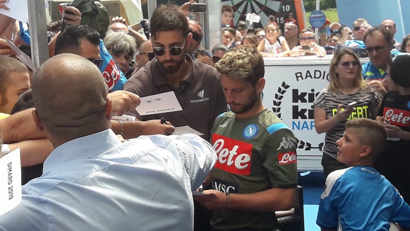Mertens: «Dobbiamo essere felici di dove siamo col Napoli. Sarri alla Juve? Ora è un avversario» Mertens: «Dobbiamo essere felici di dove siamo col Napoli. Sarri alla Juve? Ora è un avversario»