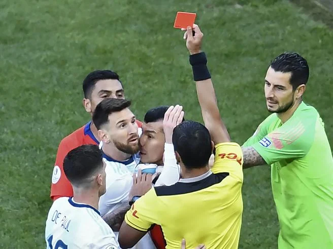 Messi squalificato