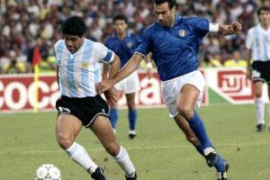 Olé: Uefa e Conmebol pensano ad una Supercopa Maradona per far sfidare Italia e Argentina item-thumbnail